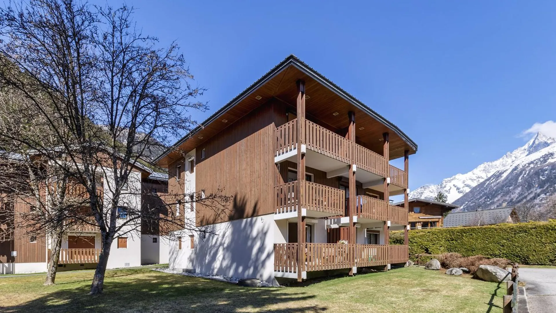 Apartment Appartement Des Lacs - Happy Rentals Chamonix France